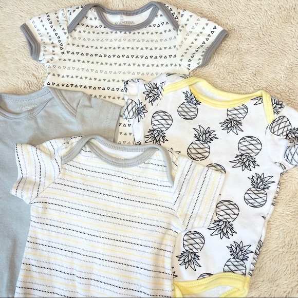 Kyle & Deena matching onesies 🍍 - Picture 2 of 3